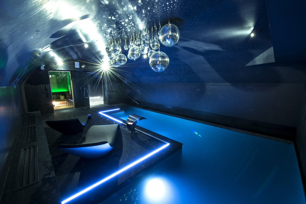 VERTIGO HOTEL