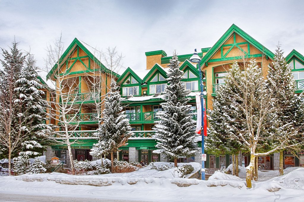 PINNACLE HOTEL WHISTLER