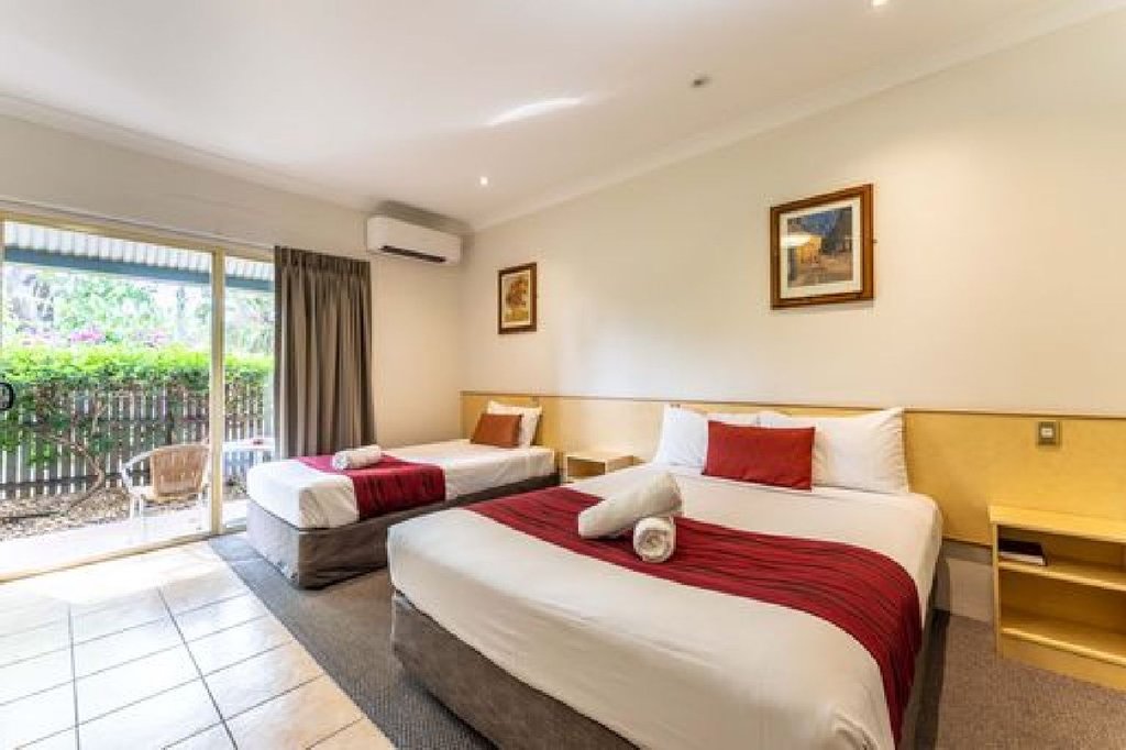 MIDLANDER MOTOR INN