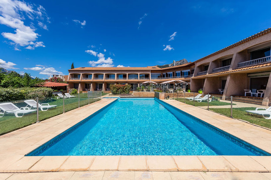 Val Hotel