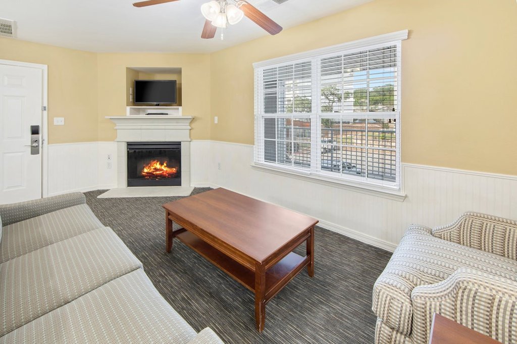 HOLIDAY INN CLUB VAC HILL COUNTRY R