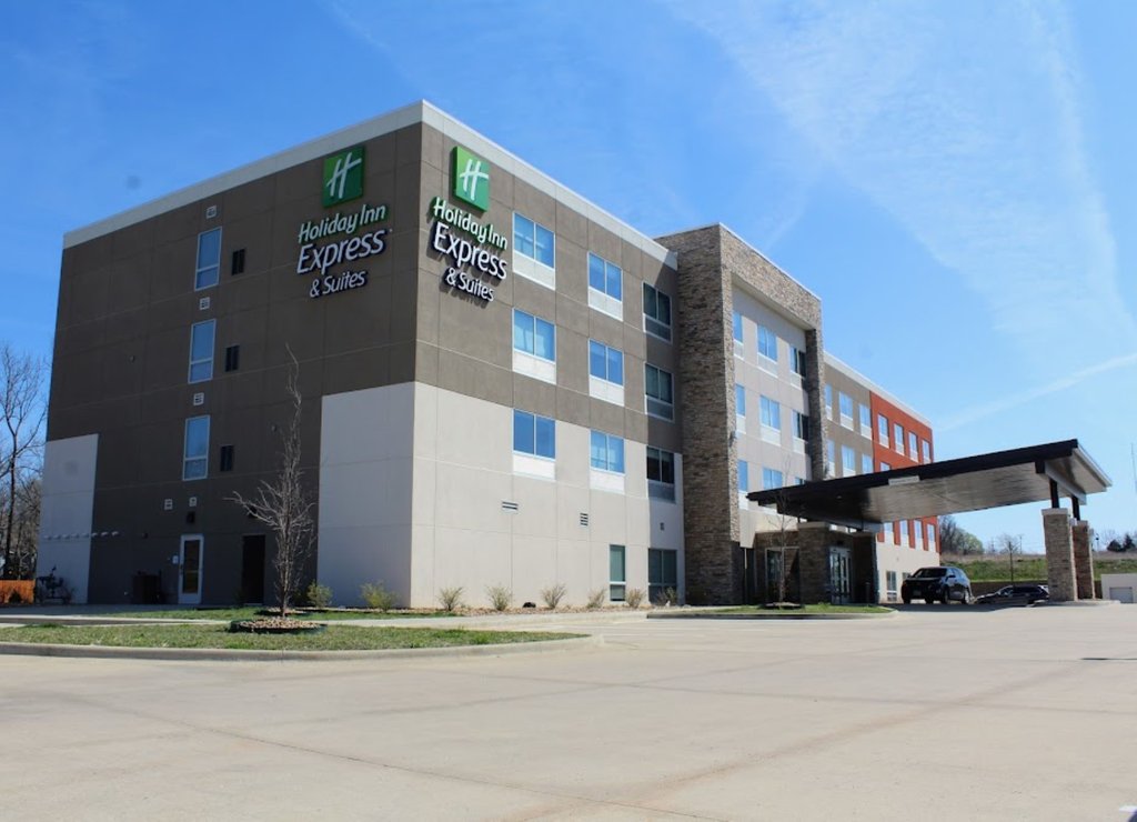 HOLIDAY INN EXP STES WARRENSBURG