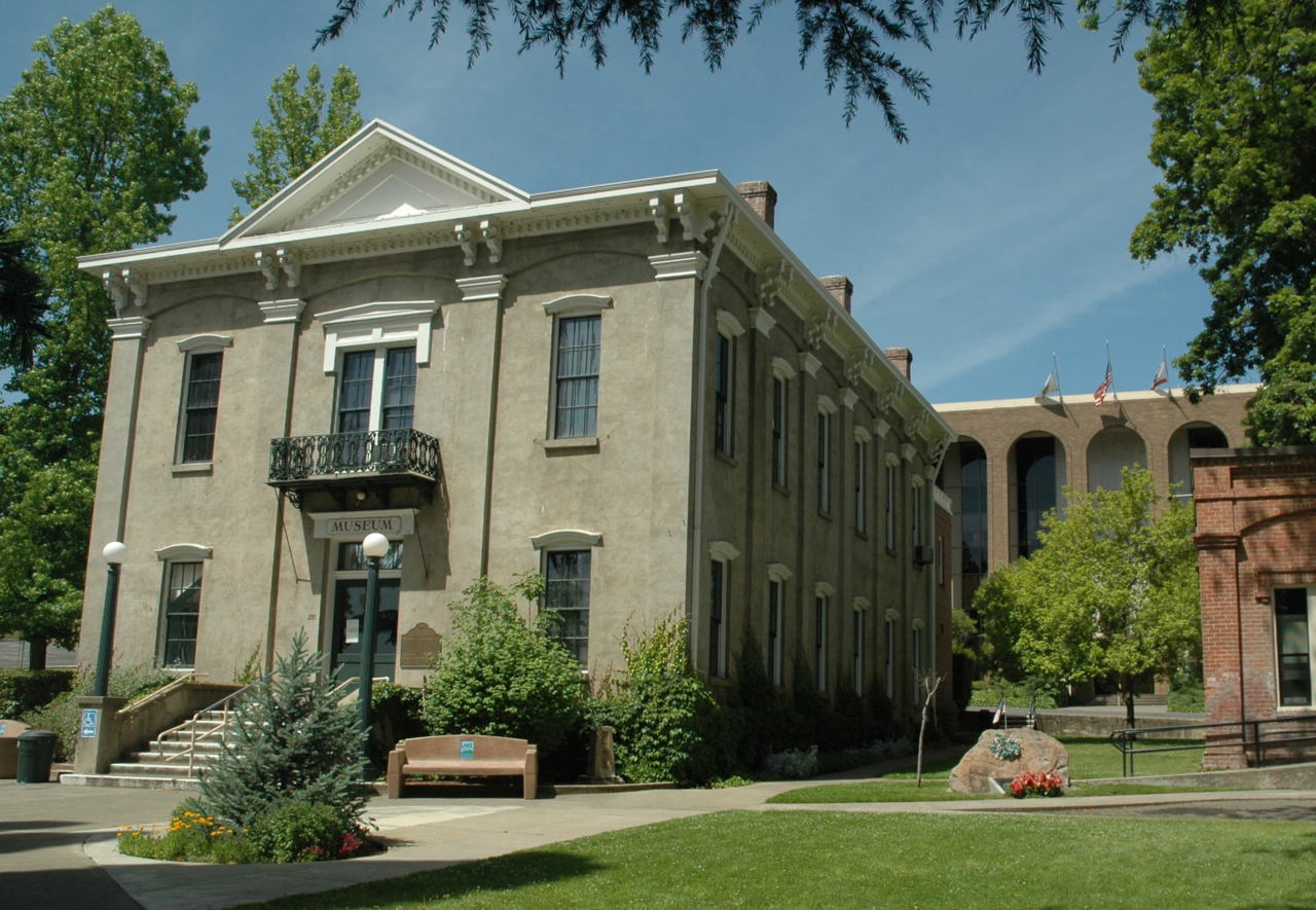 Holiday rentals Lakeport