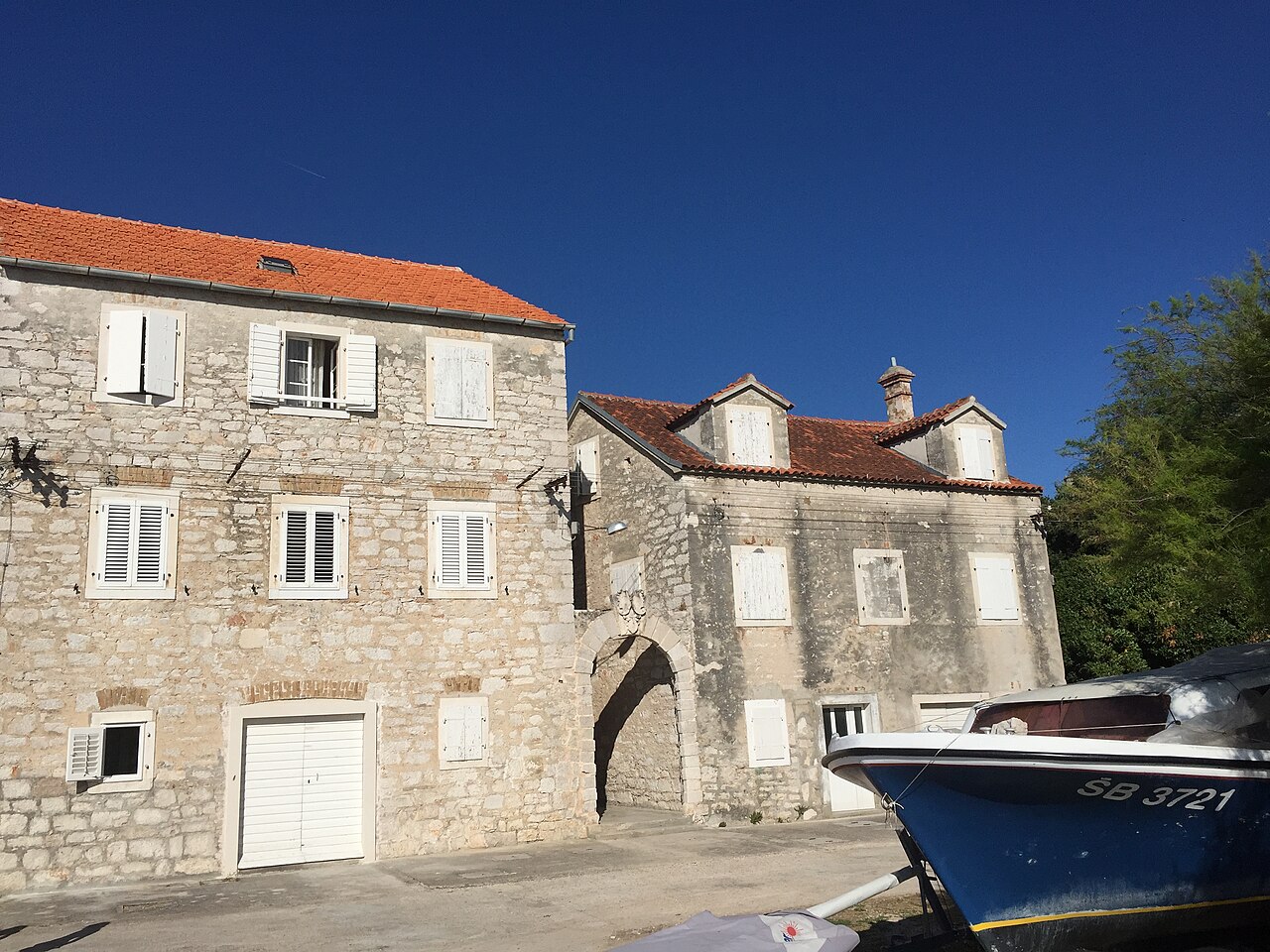 Holiday rentals Zlarin